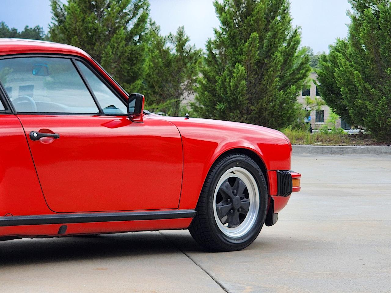 Porsche 911 Carrera  1984