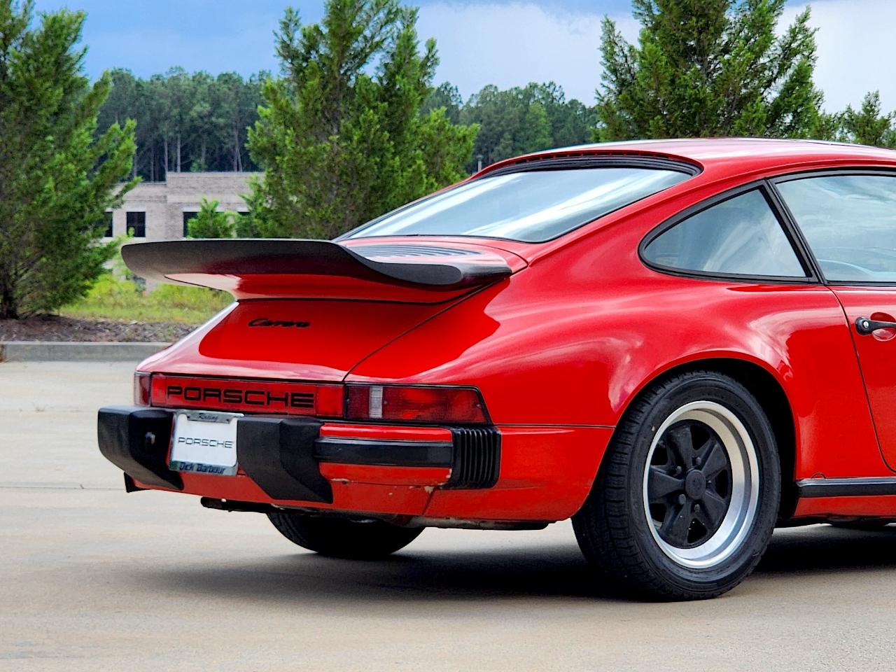 Porsche 911 Carrera  1984