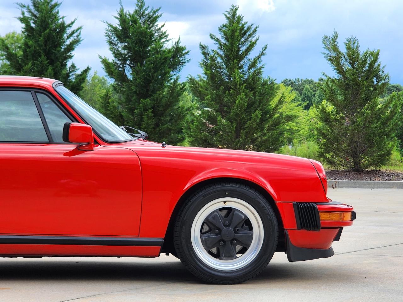 Porsche 911 Carrera  1984