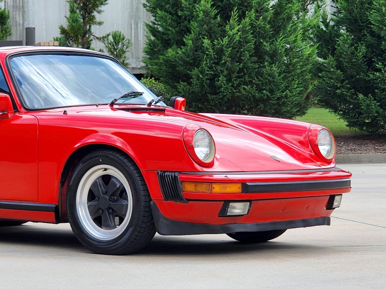 Porsche 911 Carrera  1984