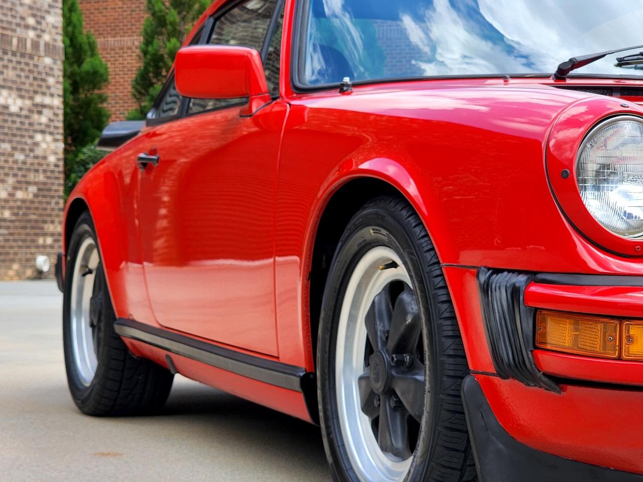Porsche 911 Carrera  1984