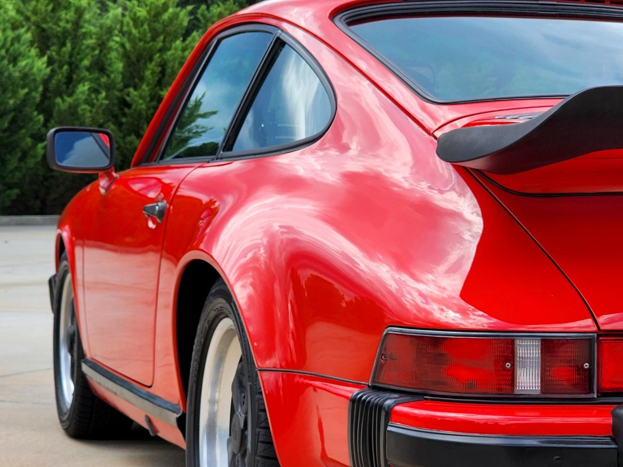 Porsche 911 Carrera  1984