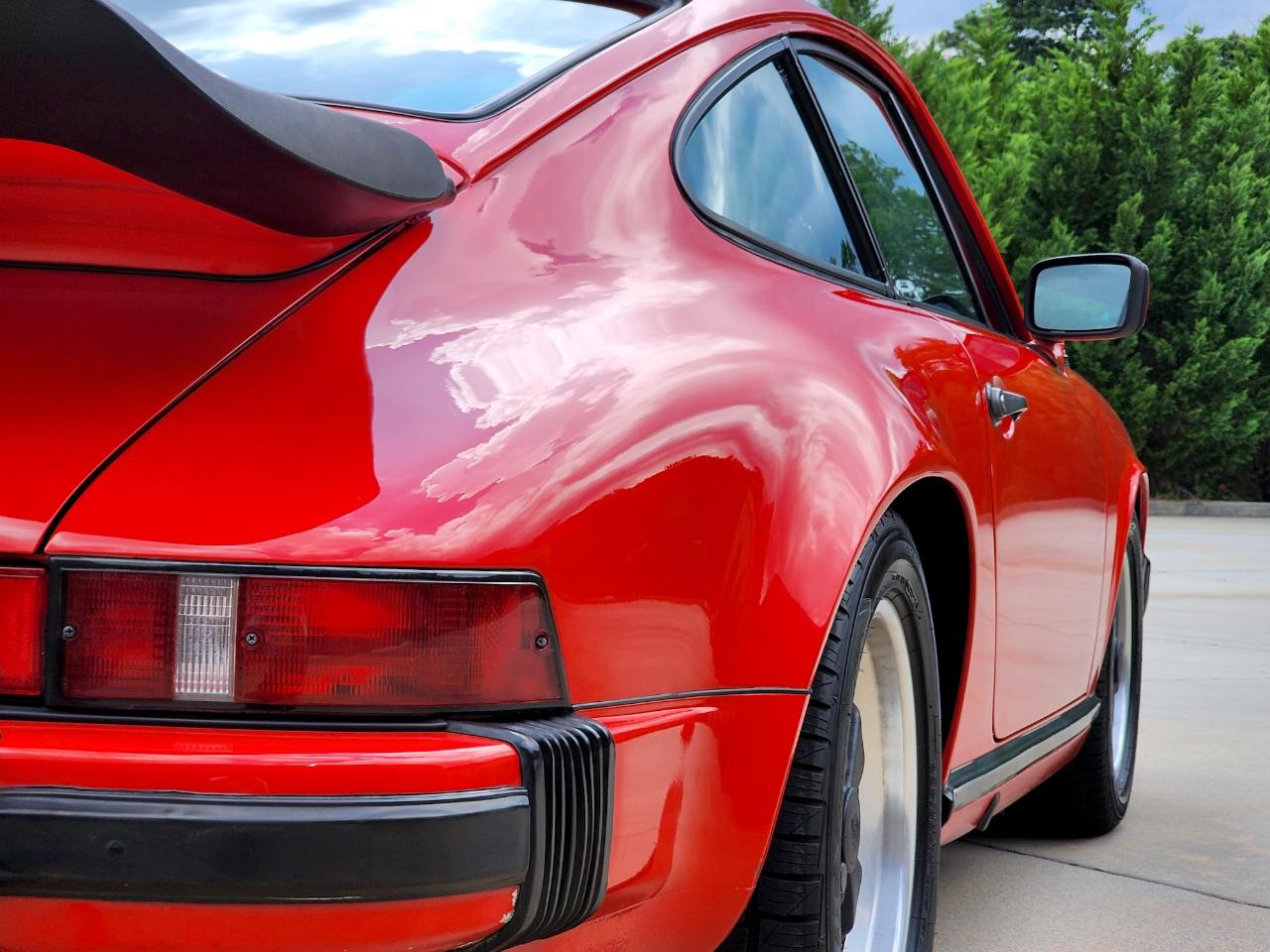 Porsche 911 Carrera  1984