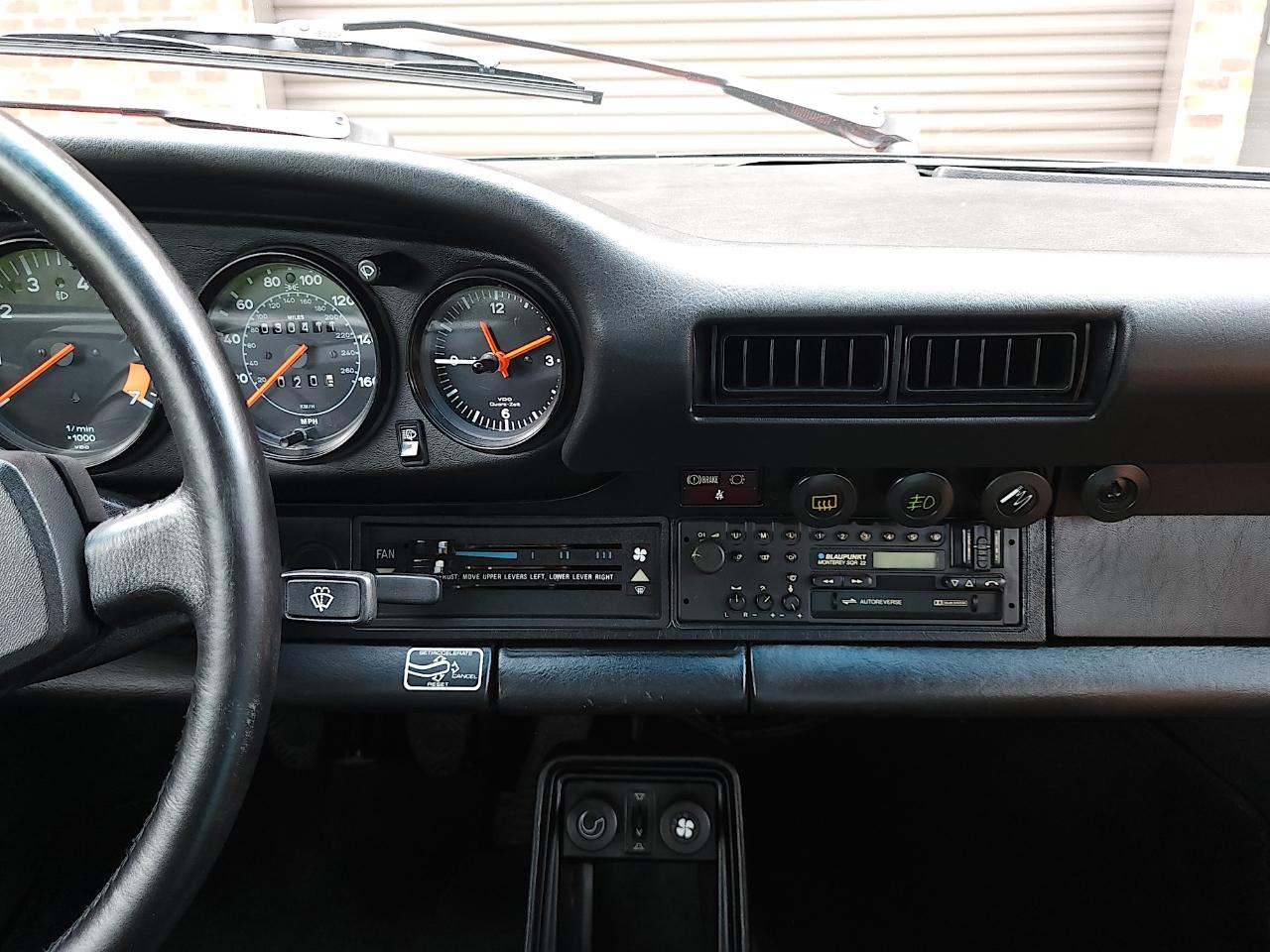 Porsche 911 Carrera  1984