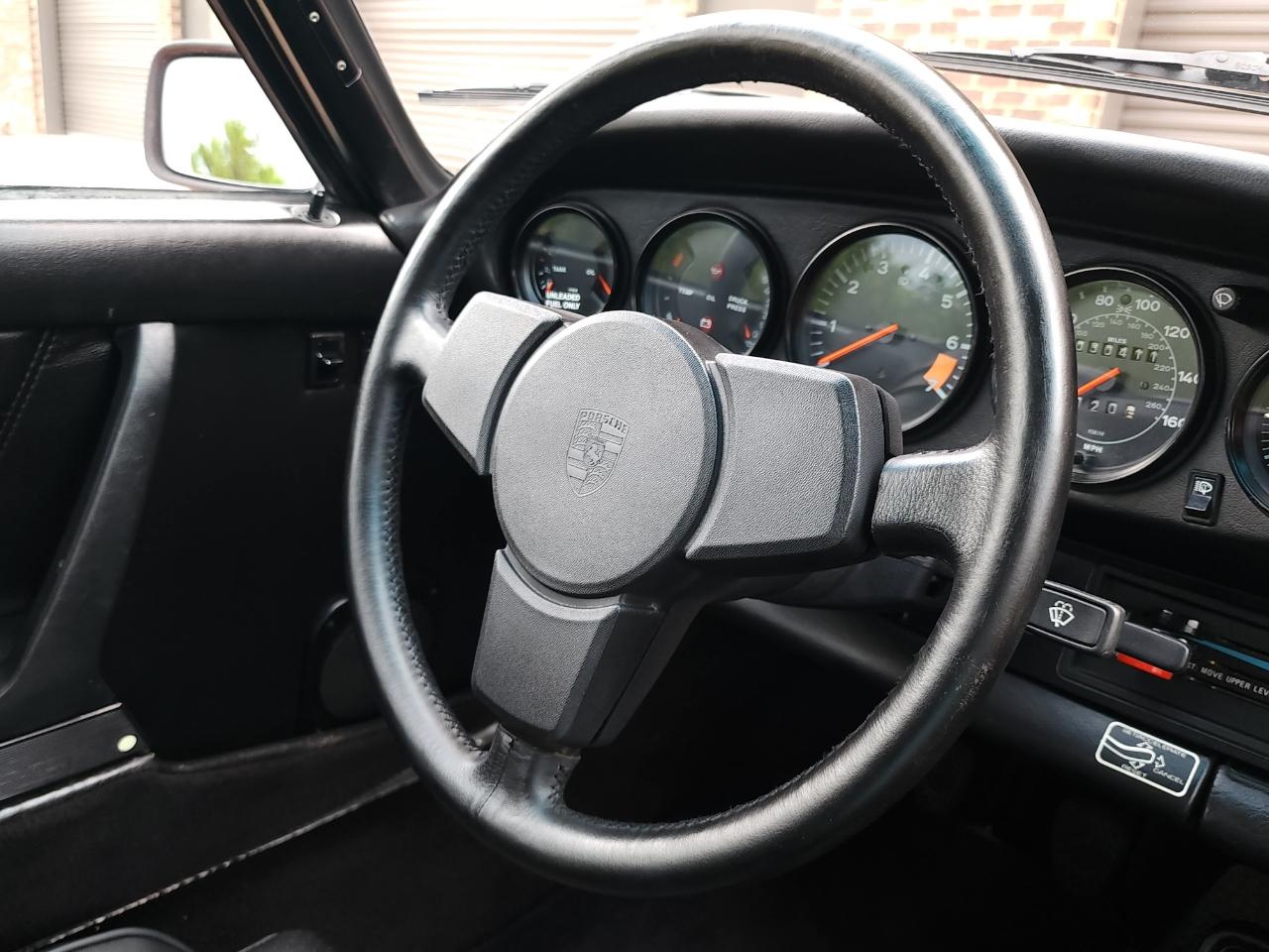 Porsche 911 Carrera  1984