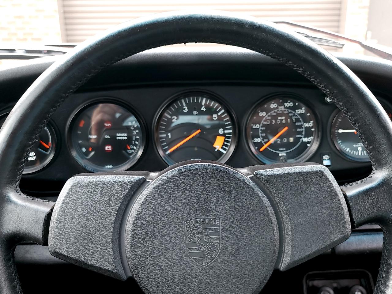Porsche 911 Carrera  1984