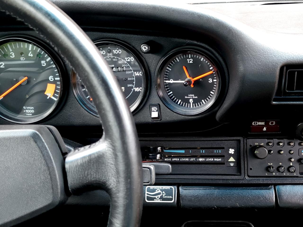 Porsche 911 Carrera  1984