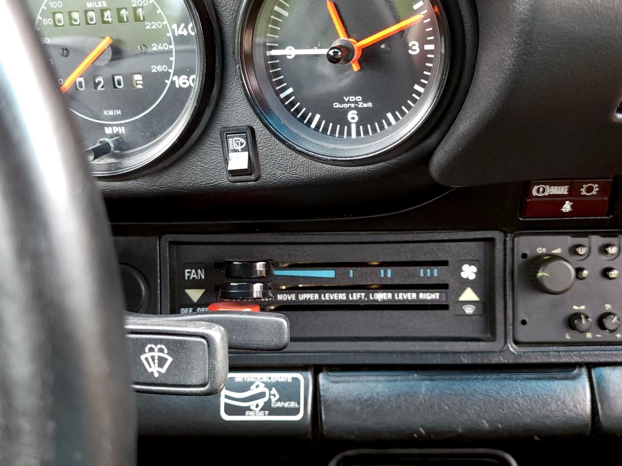 Porsche 911 Carrera  1984