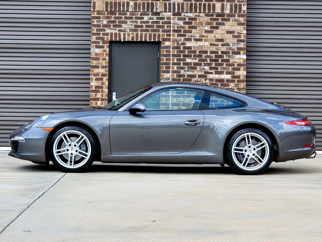 Porsche 911 Carrera  2012