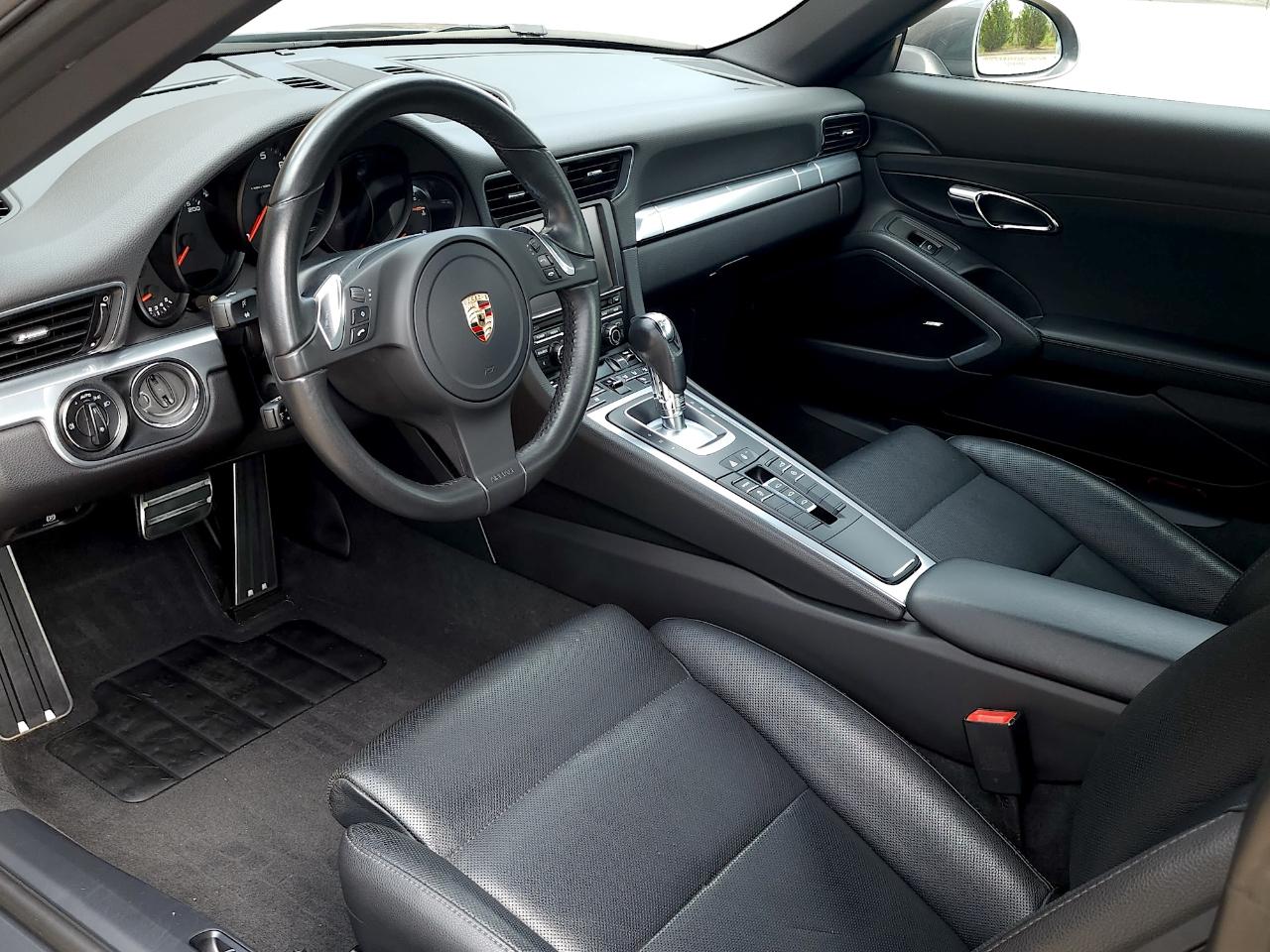 Porsche 911 Carrera  2012