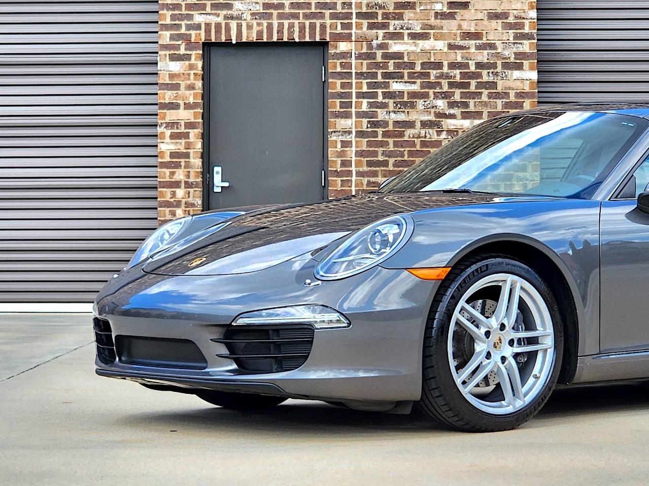Porsche 911 Carrera  2012