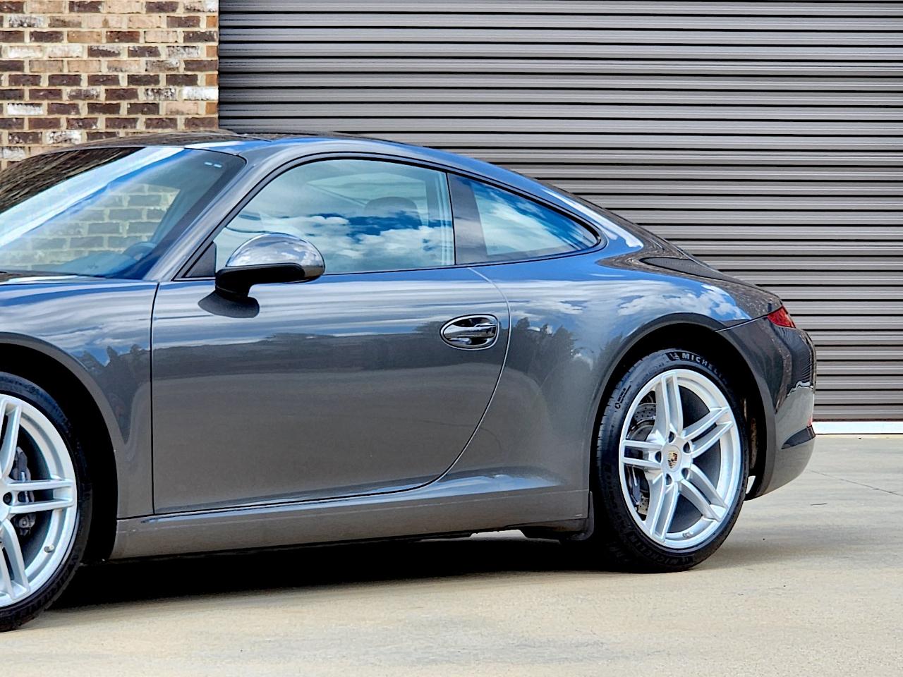 Porsche 911 Carrera  2012