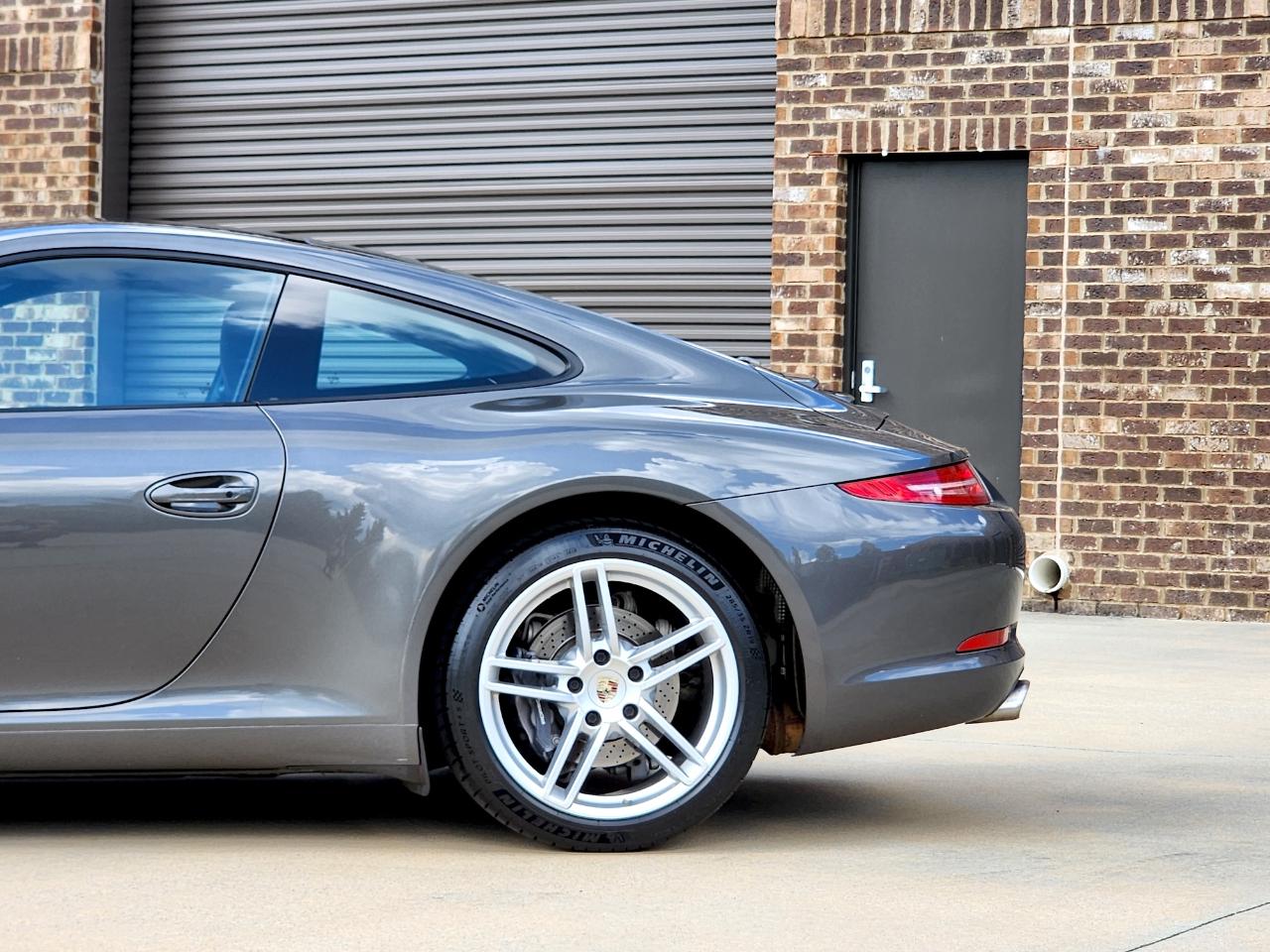Porsche 911 Carrera  2012