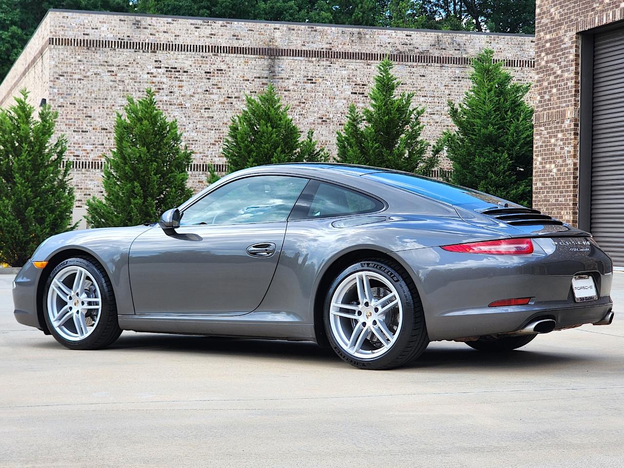 Porsche 911 Carrera  2012