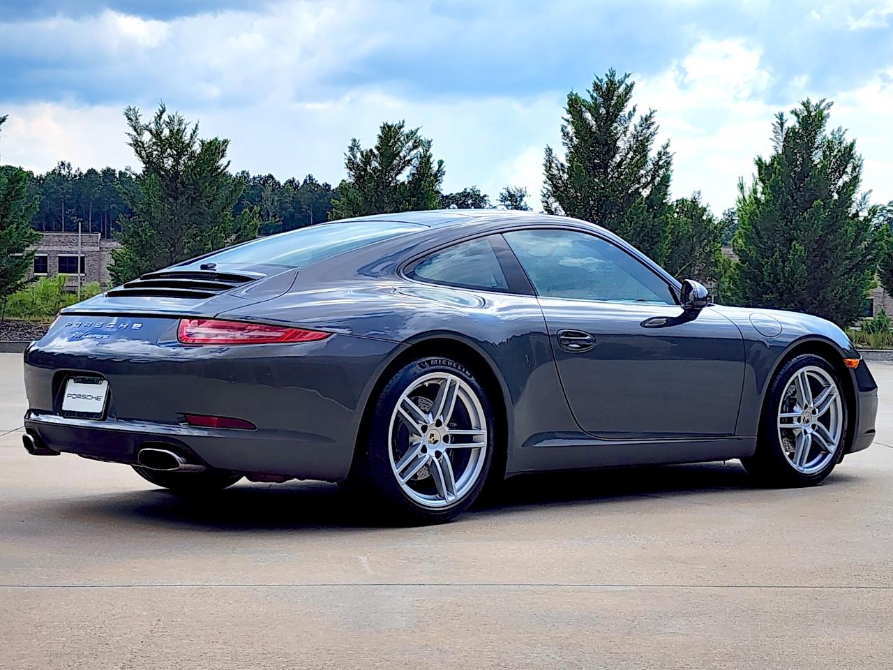 Porsche 911 Carrera  2012