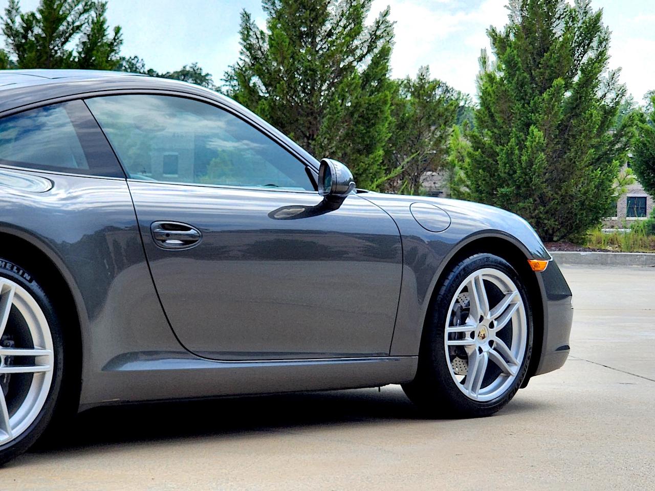 Porsche 911 Carrera  2012