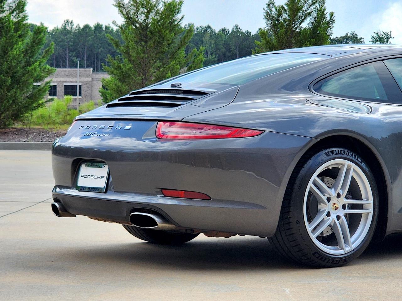 Porsche 911 Carrera  2012