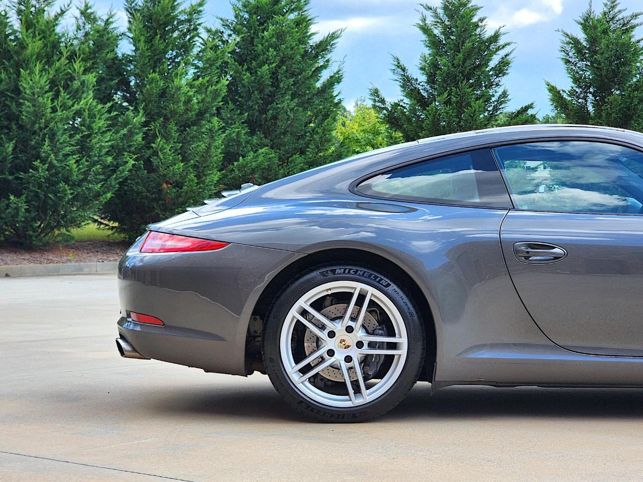 Porsche 911 Carrera  2012