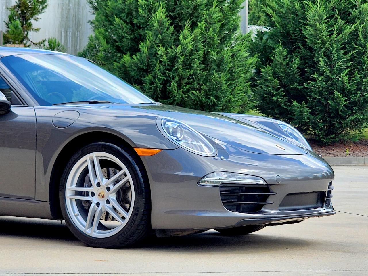 Porsche 911 Carrera  2012