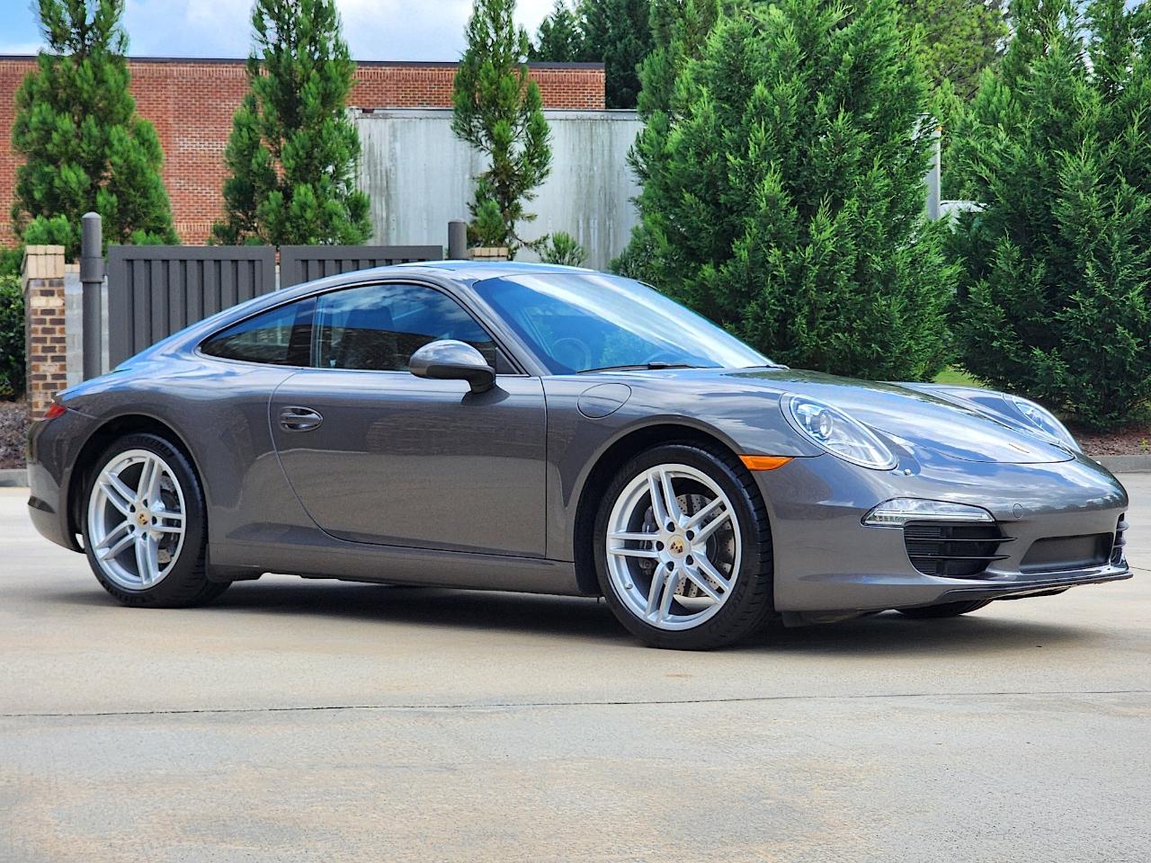 Porsche 911 Carrera  2012