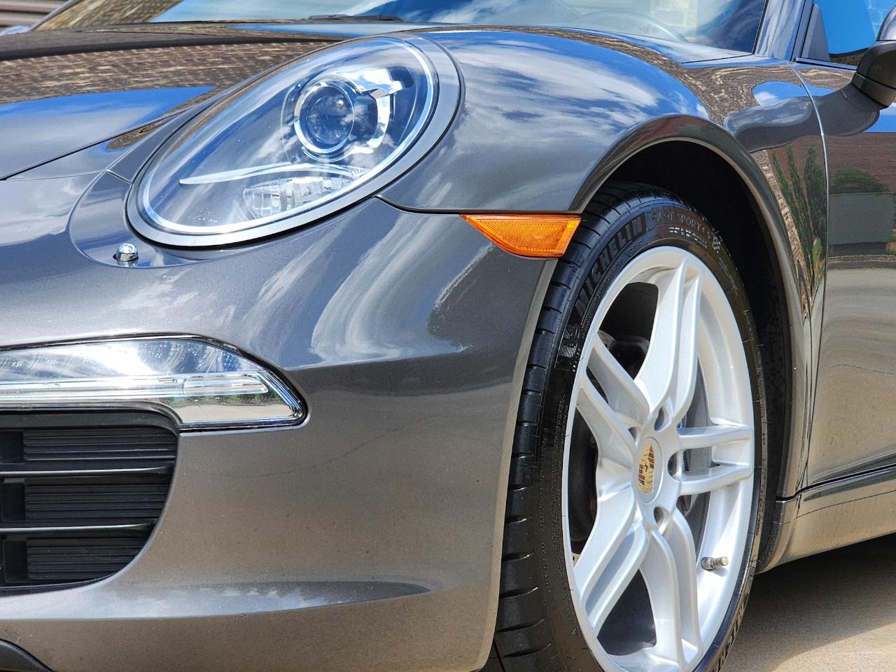 Porsche 911 Carrera  2012