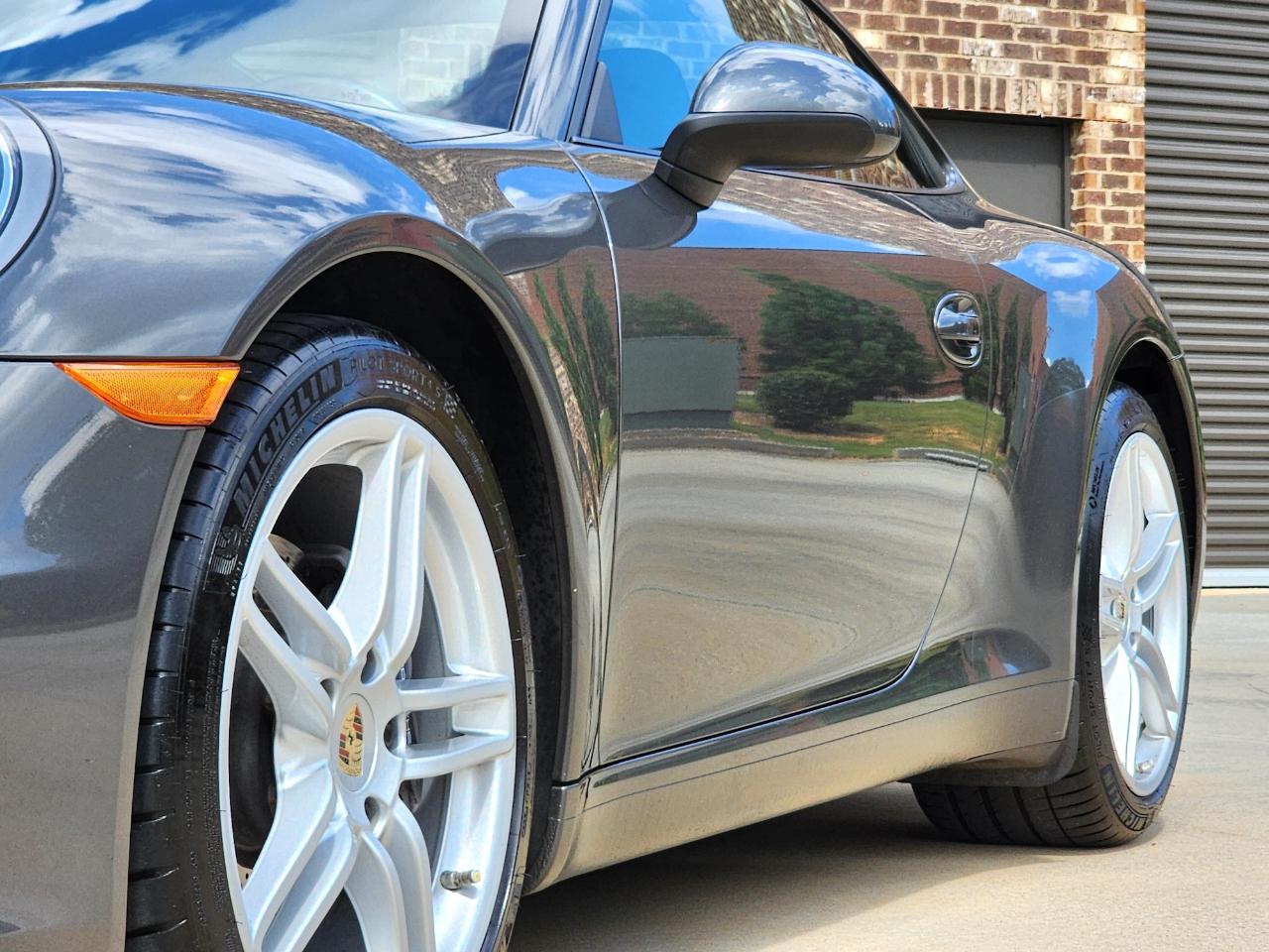 Porsche 911 Carrera  2012