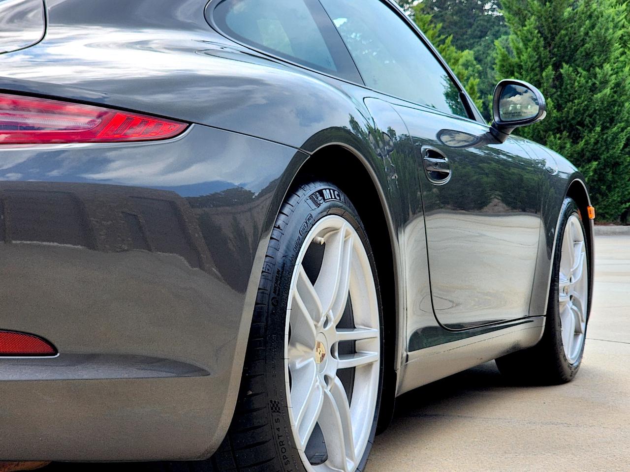 Porsche 911 Carrera  2012