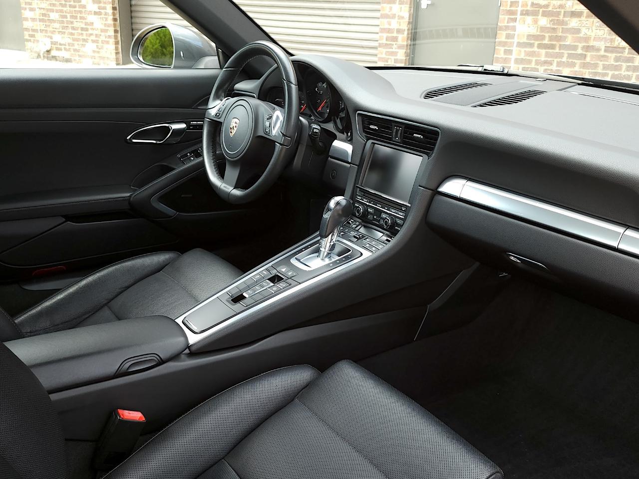 Porsche 911 Carrera  2012
