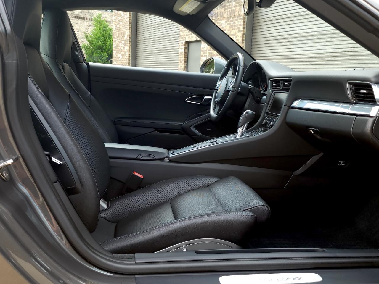 Porsche 911 Carrera  2012