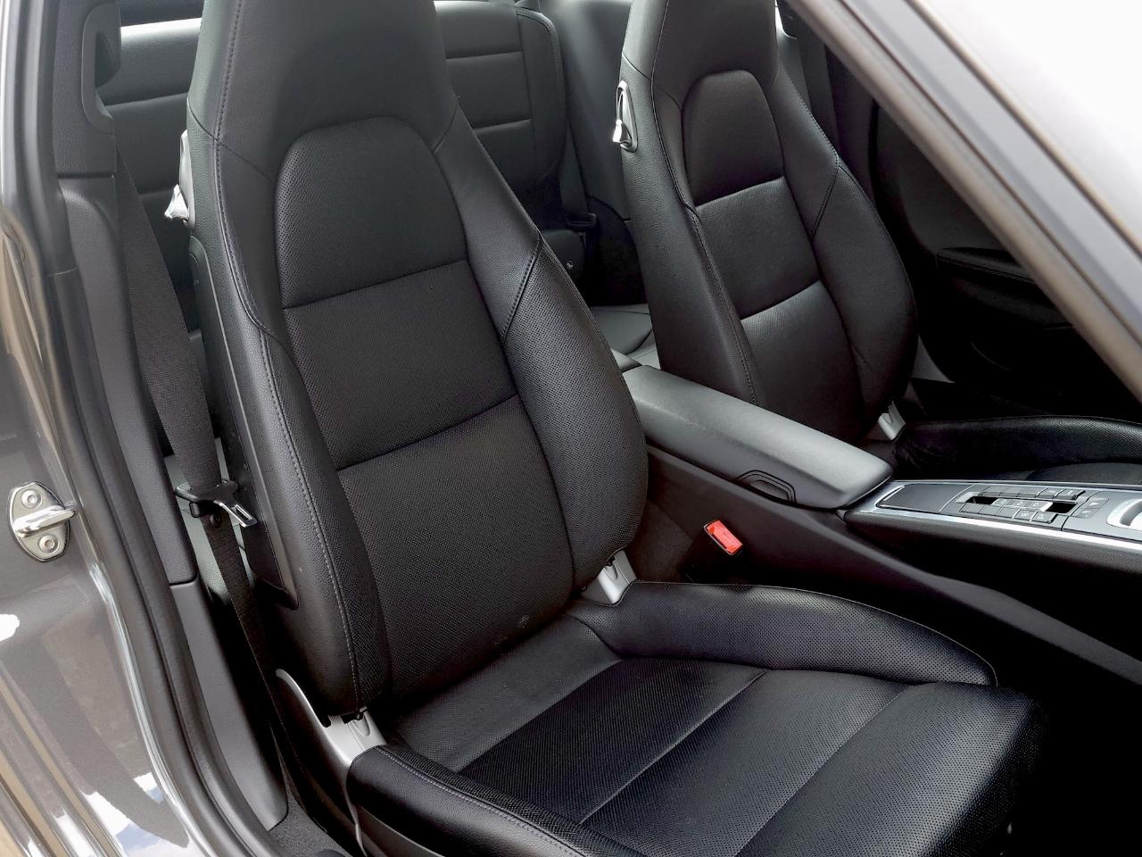 Porsche 911 Carrera  2012