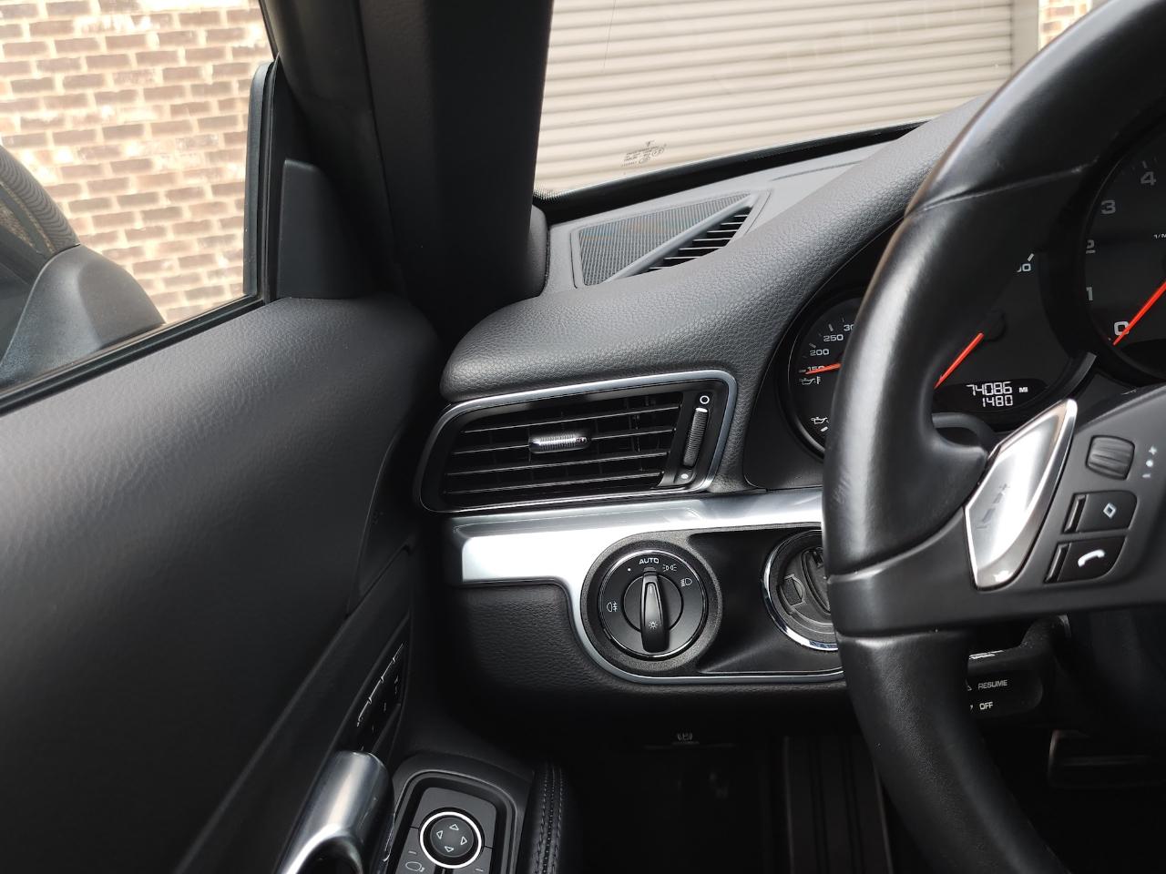 Porsche 911 Carrera  2012