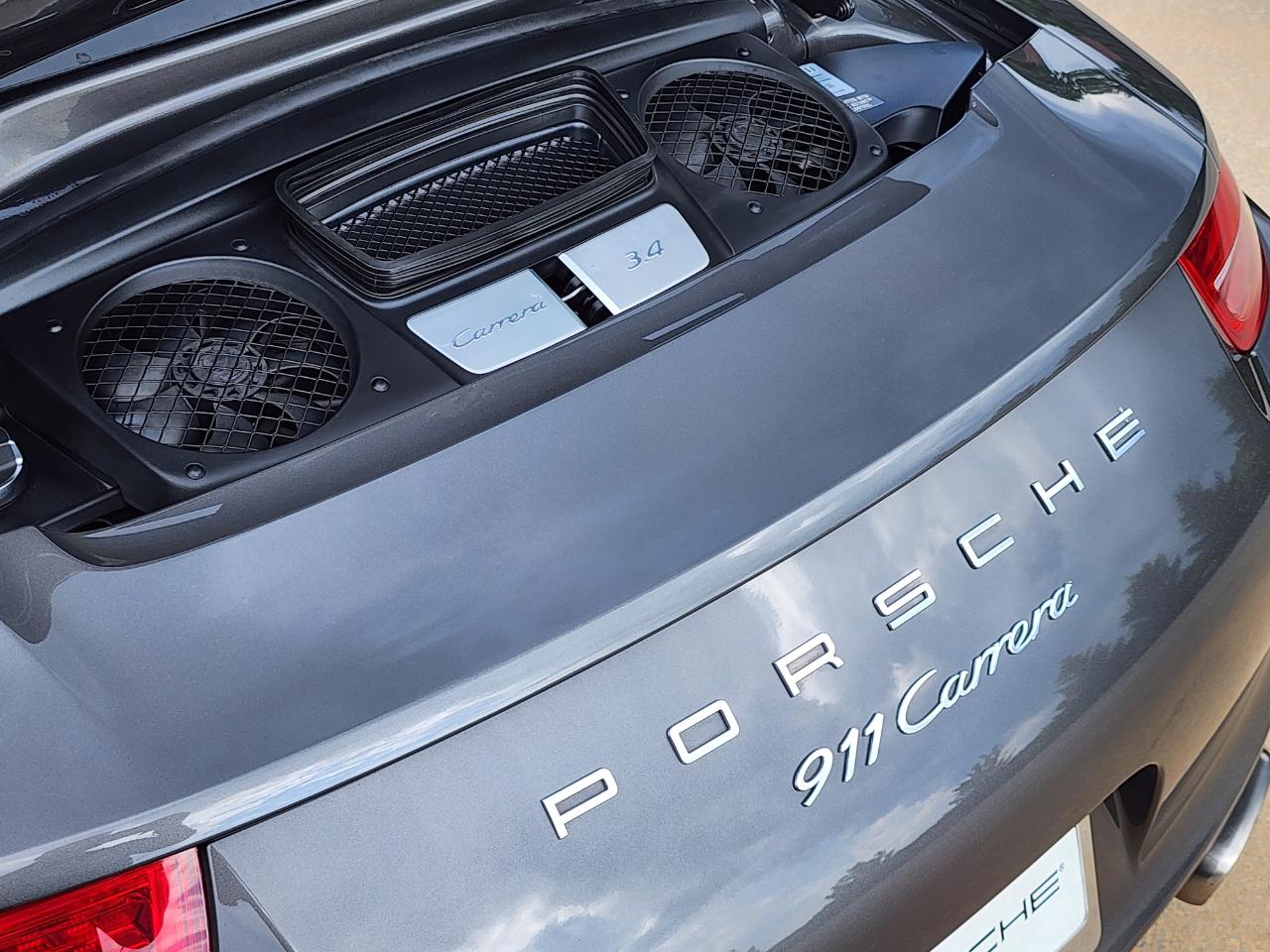 Porsche 911 Carrera  2012