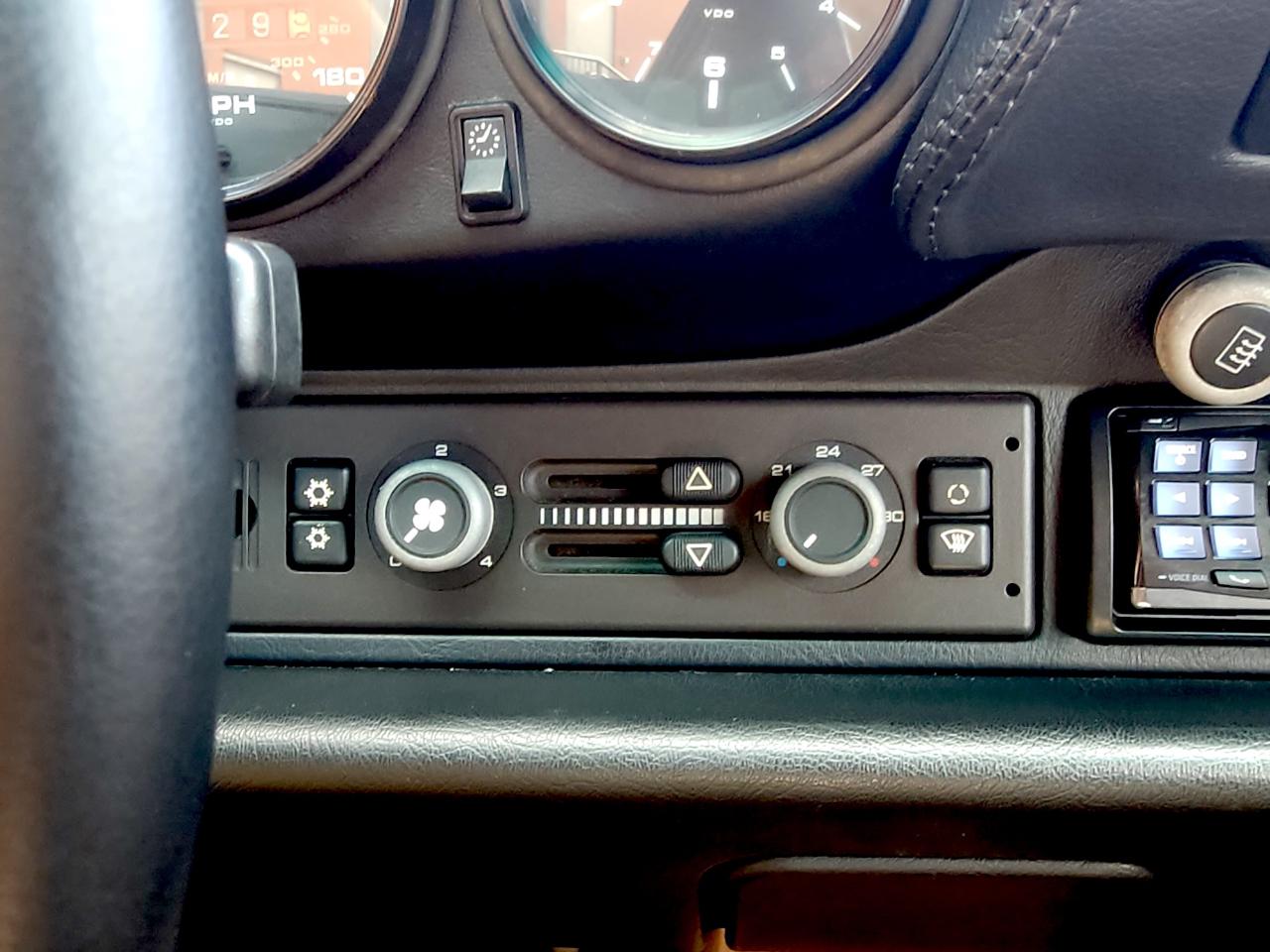 Porsche 911 Carrera  1996
