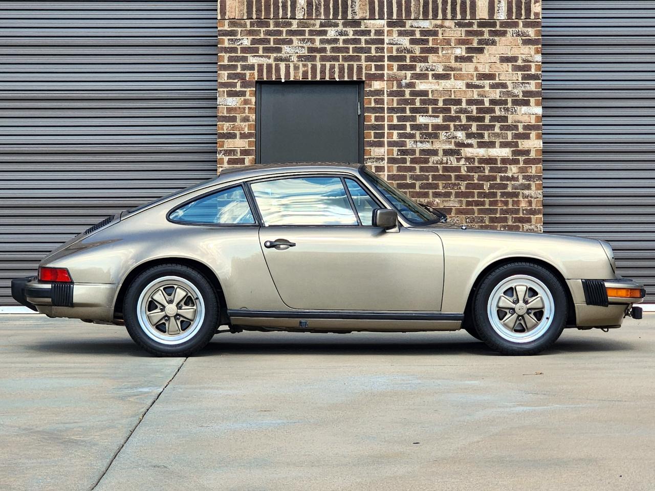 Porsche 911 SC  1983