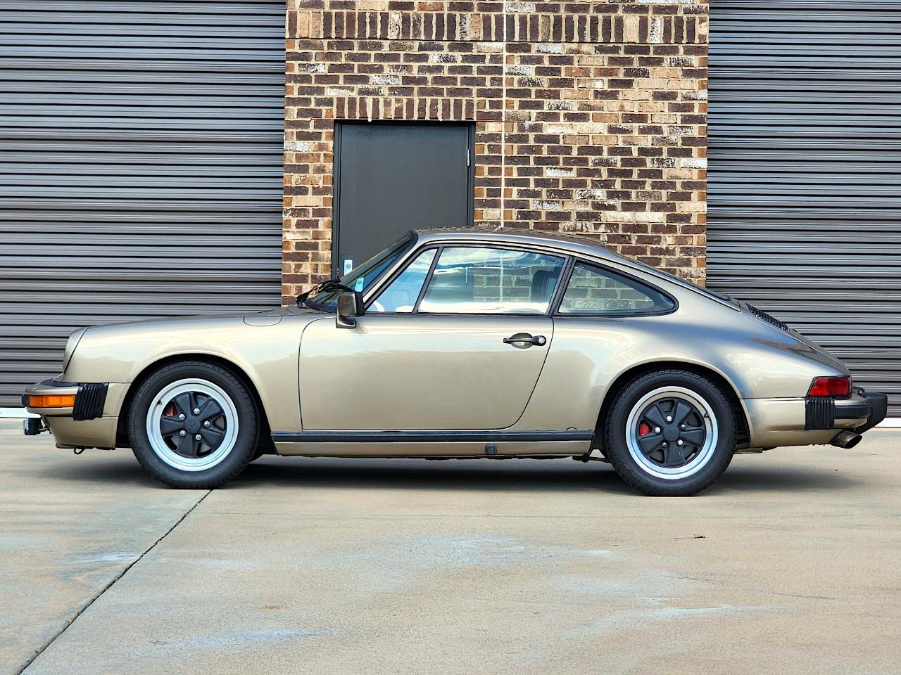 Porsche 911 SC  1983