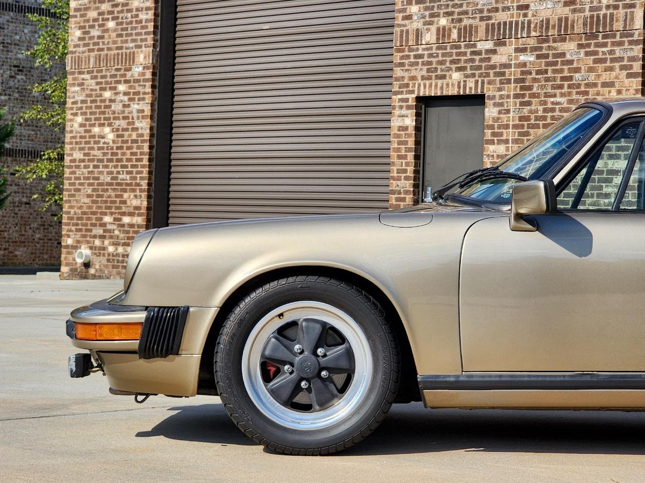 Porsche 911 SC  1983