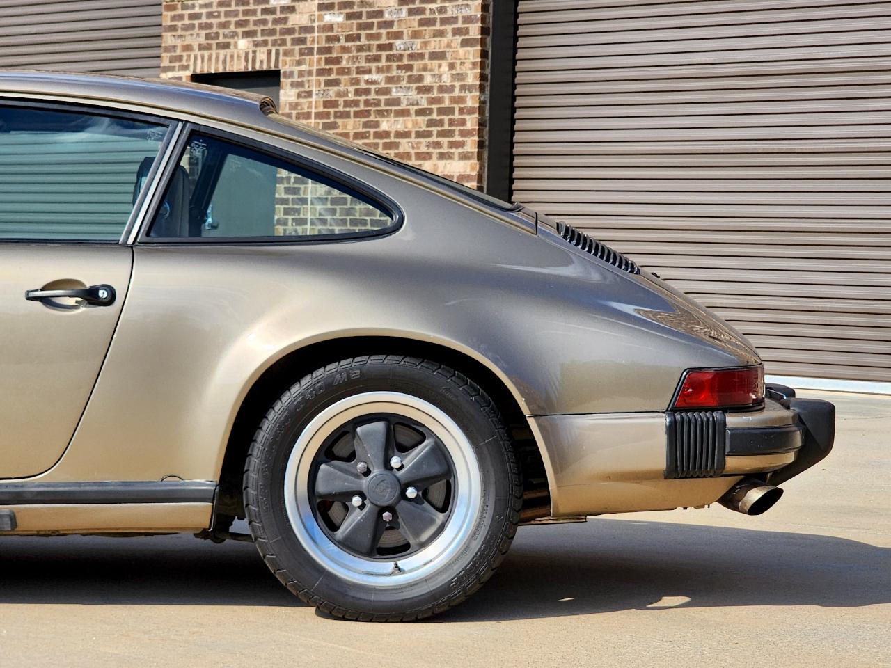 Porsche 911 SC  1983