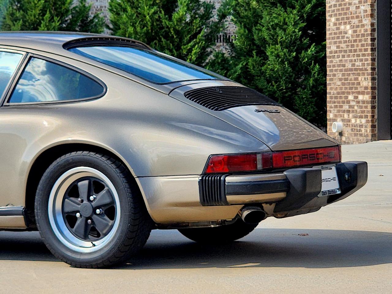Porsche 911 SC  1983