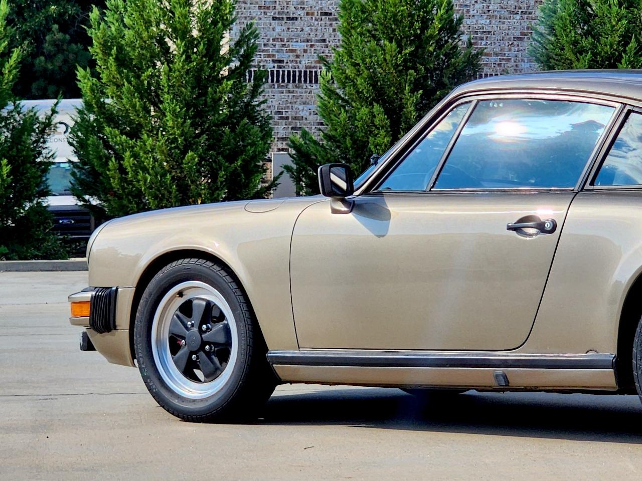 Porsche 911 SC  1983