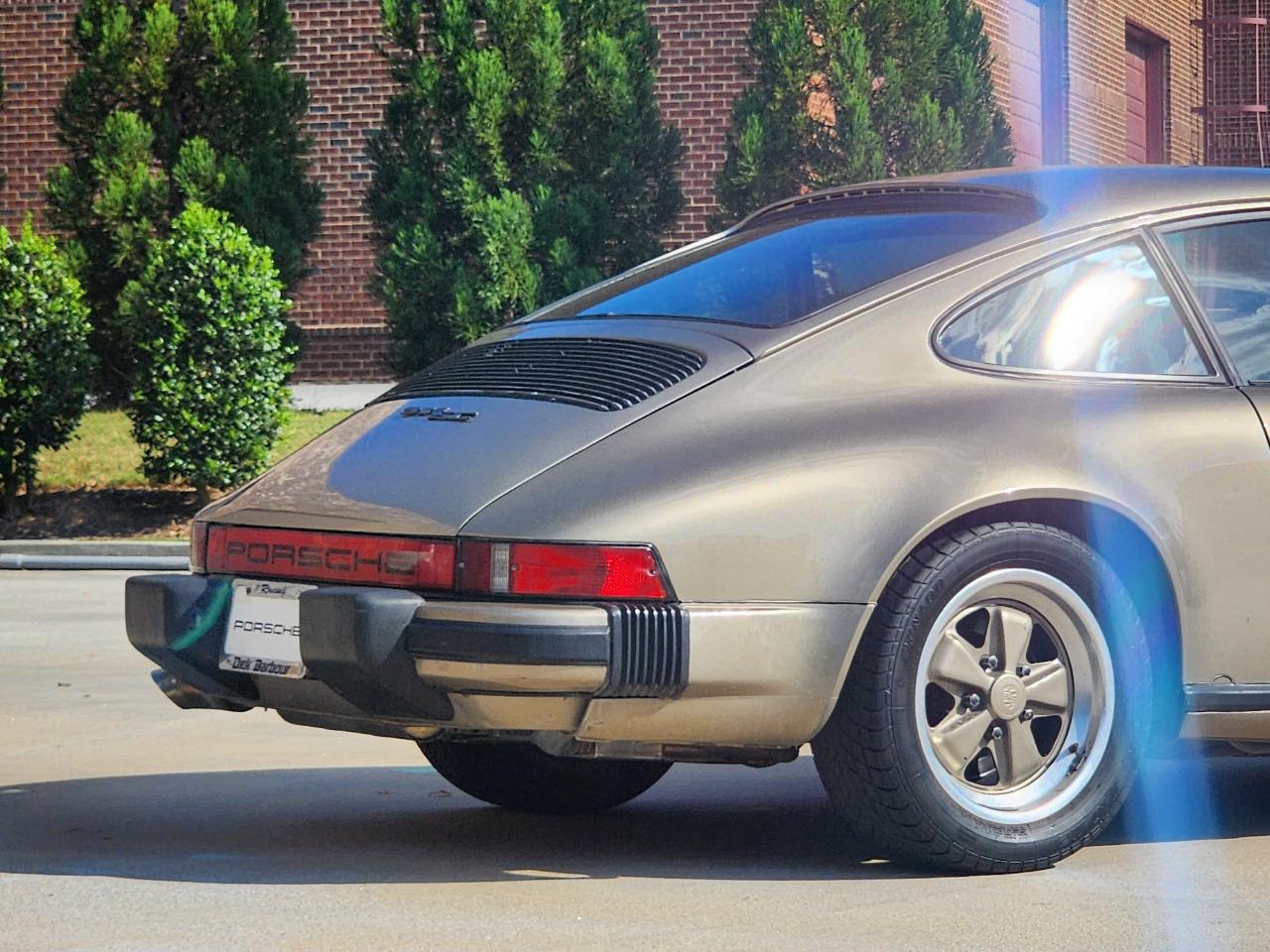 Porsche 911 SC  1983