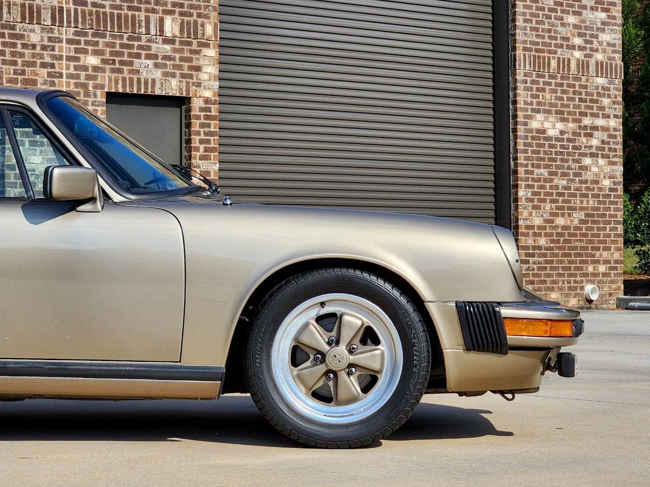Porsche 911 SC  1983