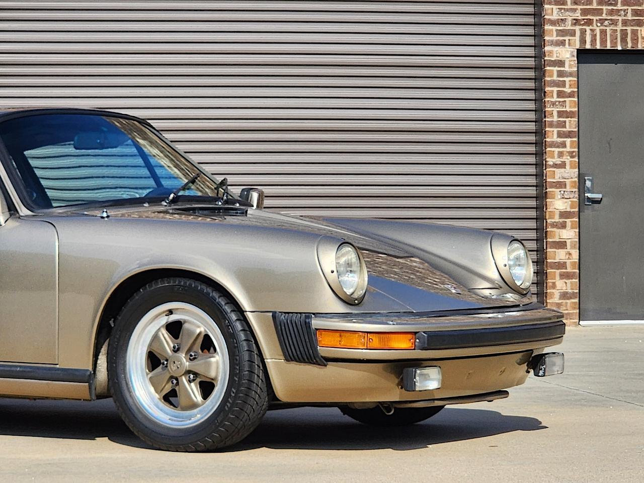 Porsche 911 SC  1983
