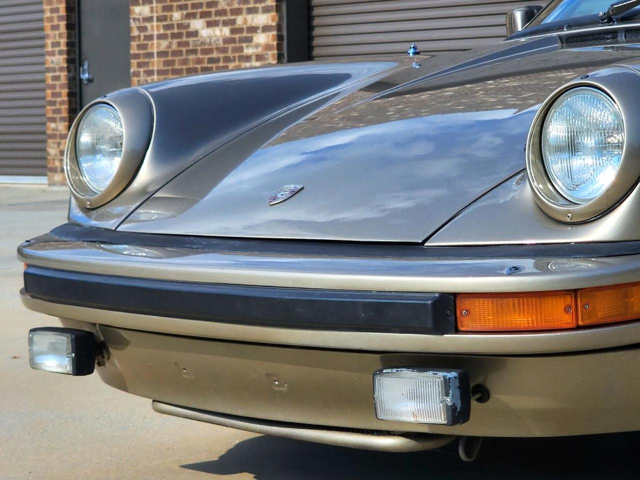 Porsche 911 SC  1983