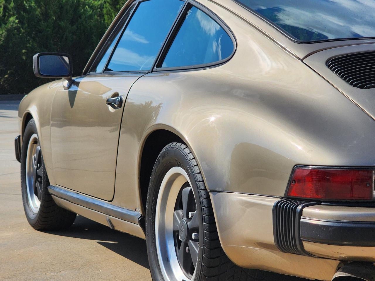 Porsche 911 SC  1983