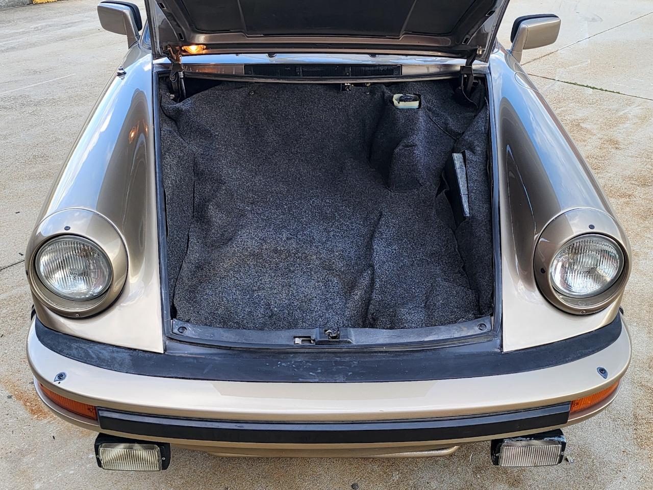 Porsche 911 SC  1983