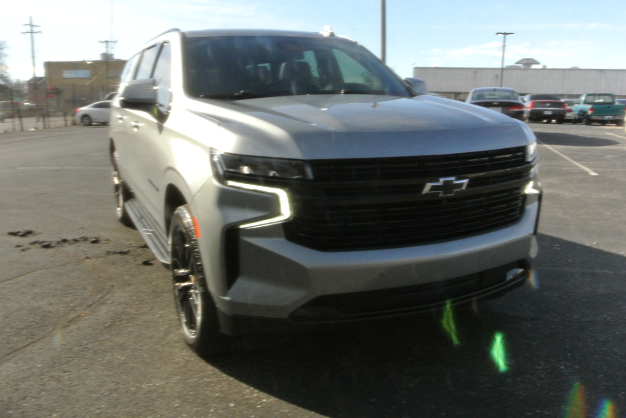 Chevrolet Suburban 4WD 4dr RST 2024