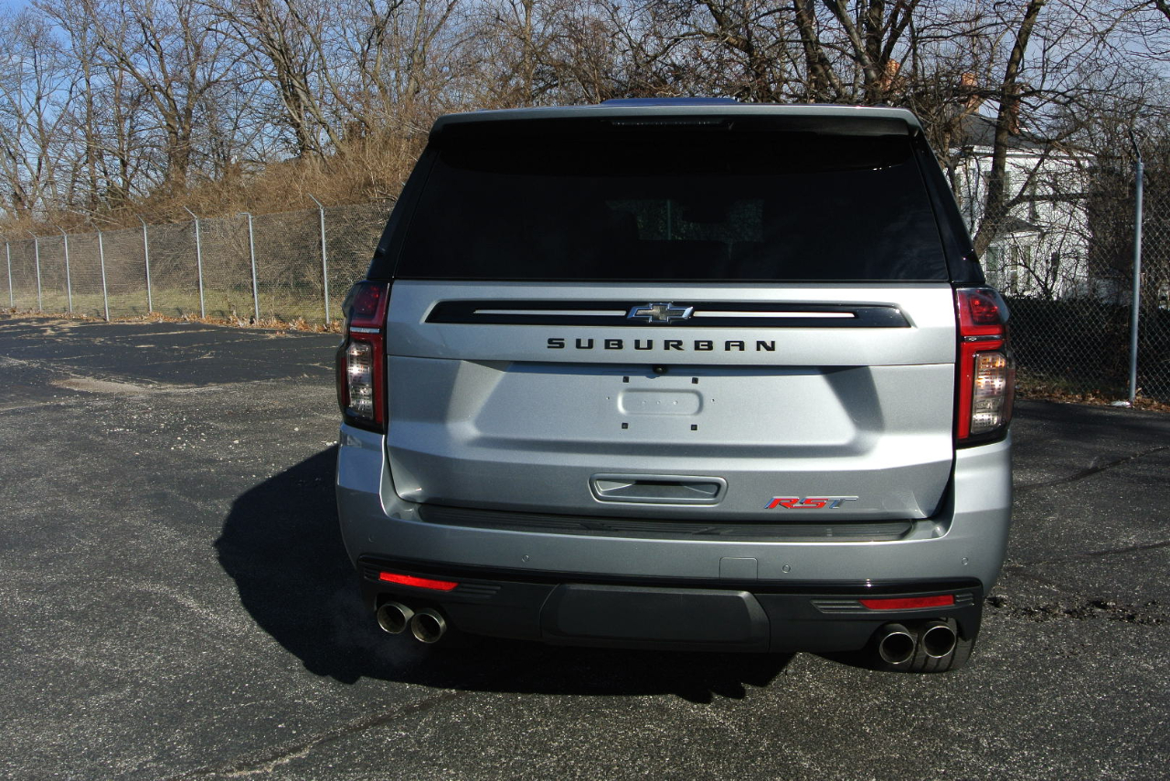 Chevrolet Suburban 4WD 4dr RST 2024