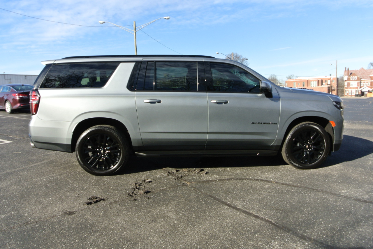 Chevrolet Suburban 4WD 4dr RST 2024