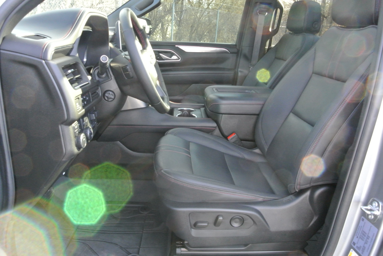 Chevrolet Suburban 4WD 4dr RST 2024