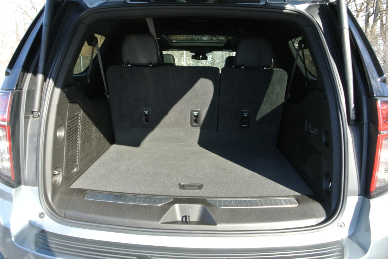 Chevrolet Suburban 4WD 4dr RST 2024